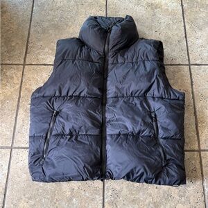 Old Navy Puffer Vest Womens L Black Water Resistant Quilted Winter Layer Cozy